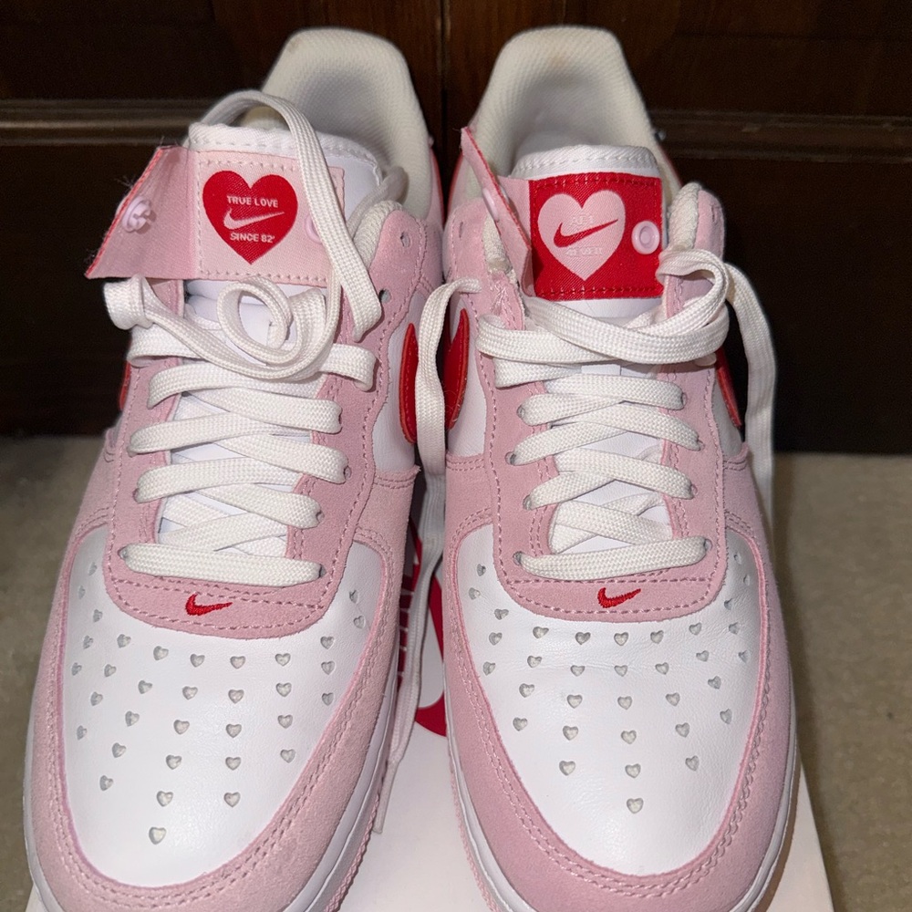 Nike Pink & White Heart Accent Athletic Sneakers